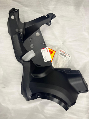 Рама YAMAHA 8FA-2196E-01-00 часть нижняя ПЛАСТИК перед право VK10, RS10 Carb